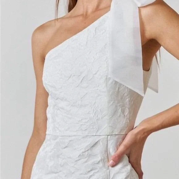 Bow dress - Picture 2 of 4